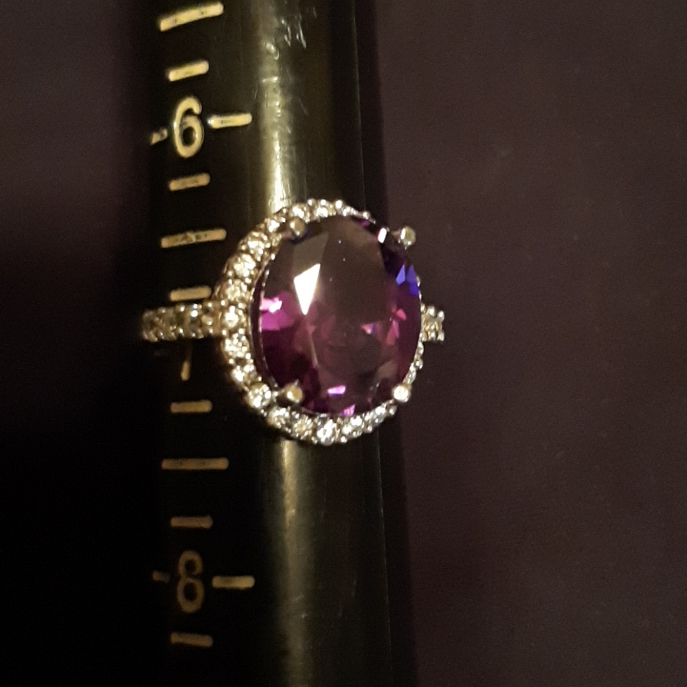 "O" SHAPED AMETHYST RING